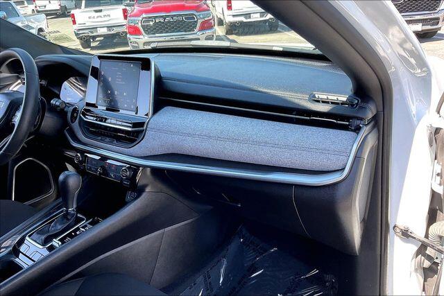 2025 Jeep Compass Sport - Photo 16