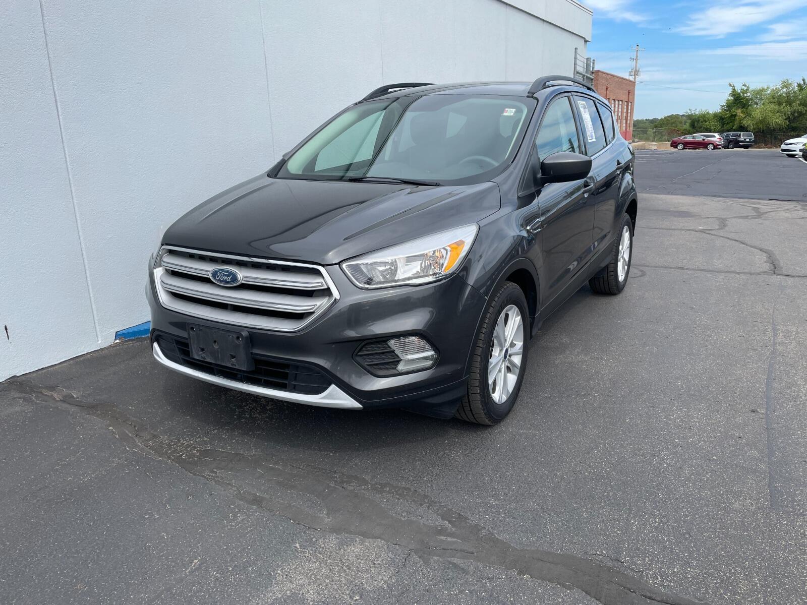 Used 2018 Ford Escape SE with VIN 1FMCU0GD4JUD07851 for sale in Kansas City