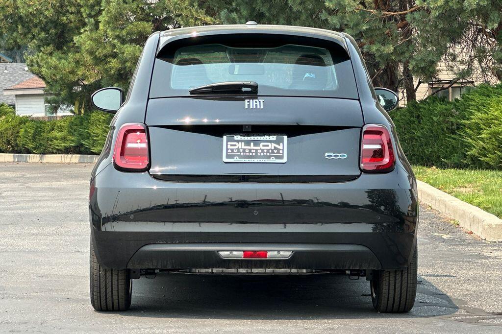 2026 FIAT 500e Base - Photo 7