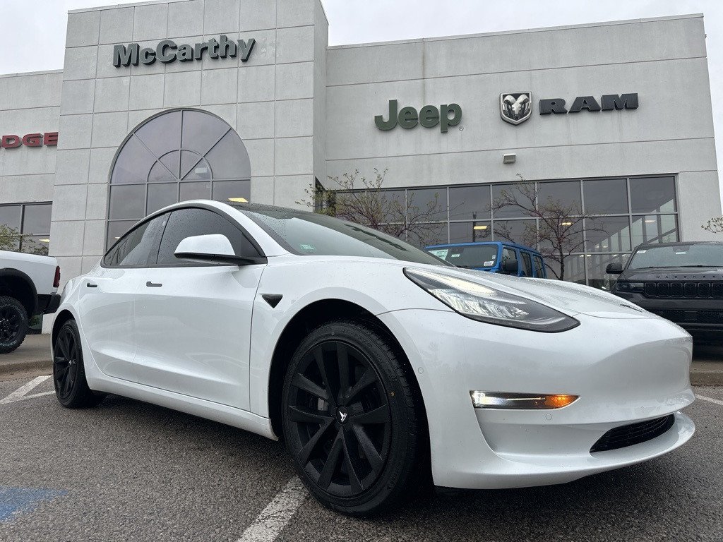 Used 2019 Tesla Model 3  with VIN 5YJ3E1EB4KF388434 for sale in Lee's Summit, MO