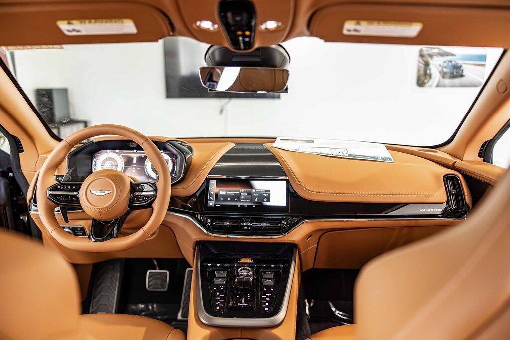 2026 Aston Martin DBX 707 - Photo 37