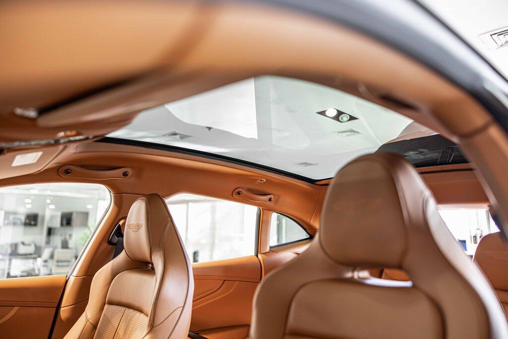 2026 Aston Martin DBX 707 - Photo 20