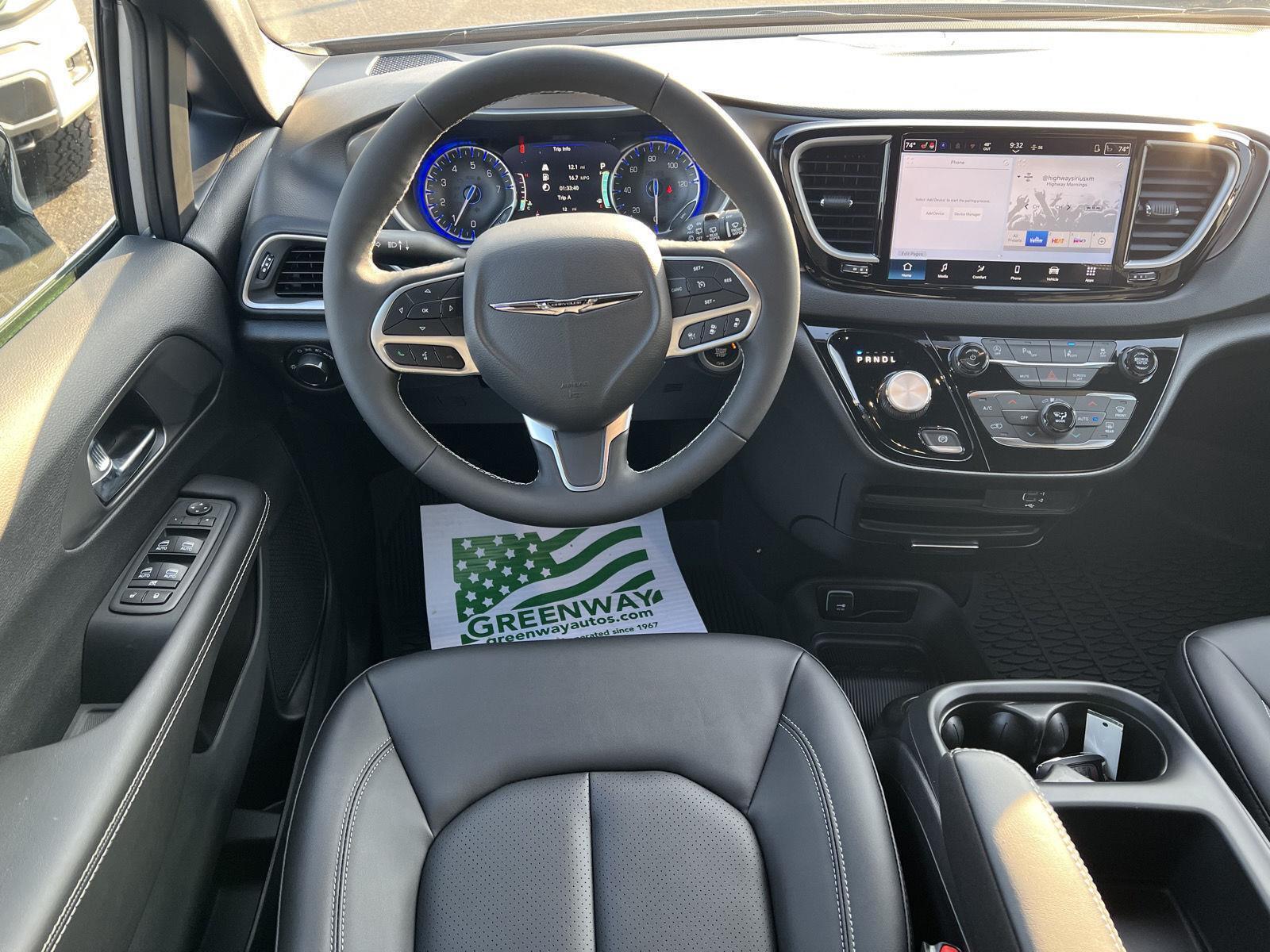 2026 Chrysler Voyager LX - Photo 17