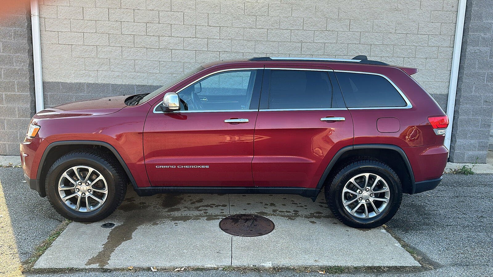 Used 2014 Jeep Grand Cherokee Limited with VIN 1C4RJFBG6EC502146 for sale in Butler, OH