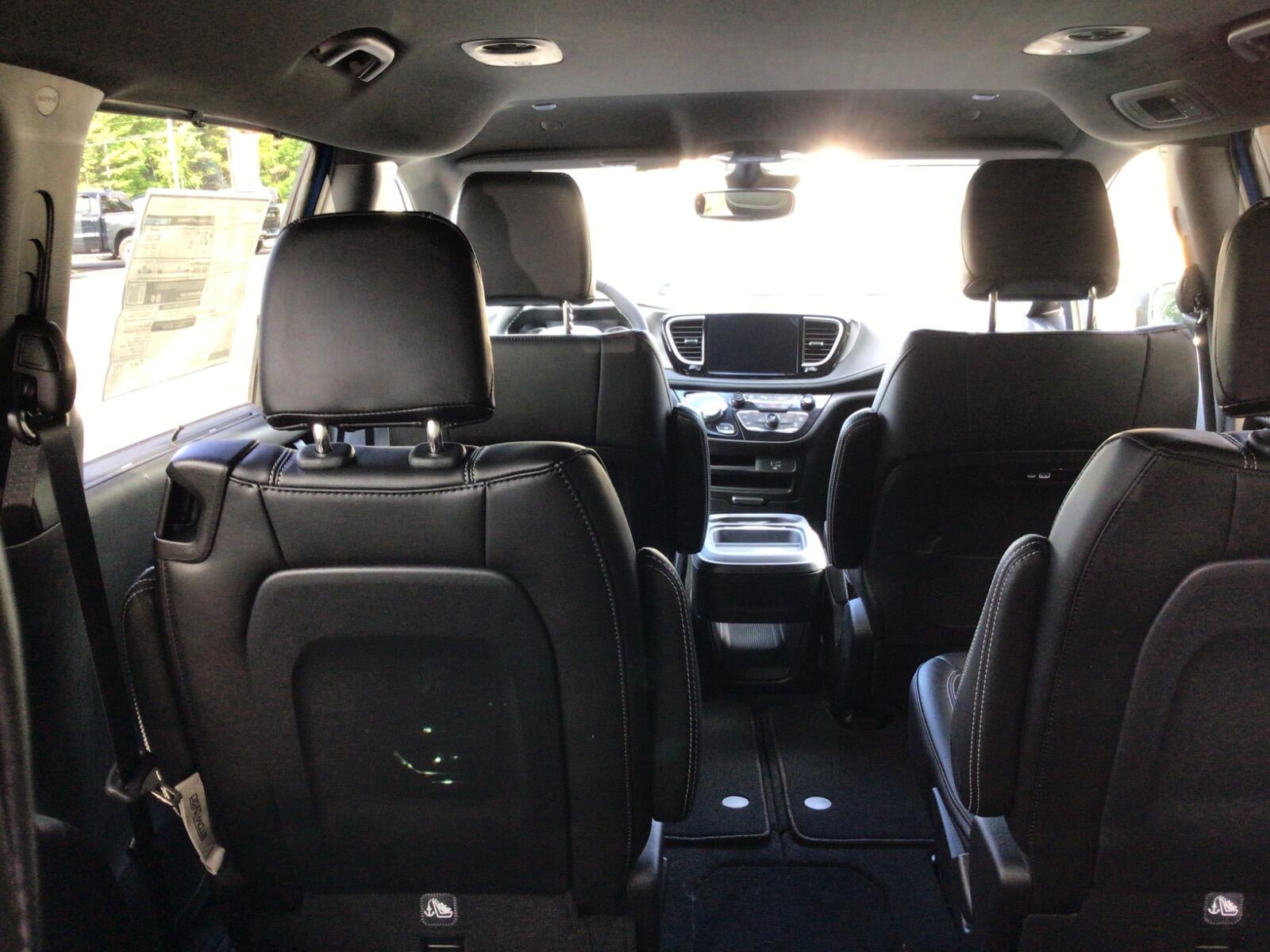 2027 Chrysler Pacifica Select - Photo 16