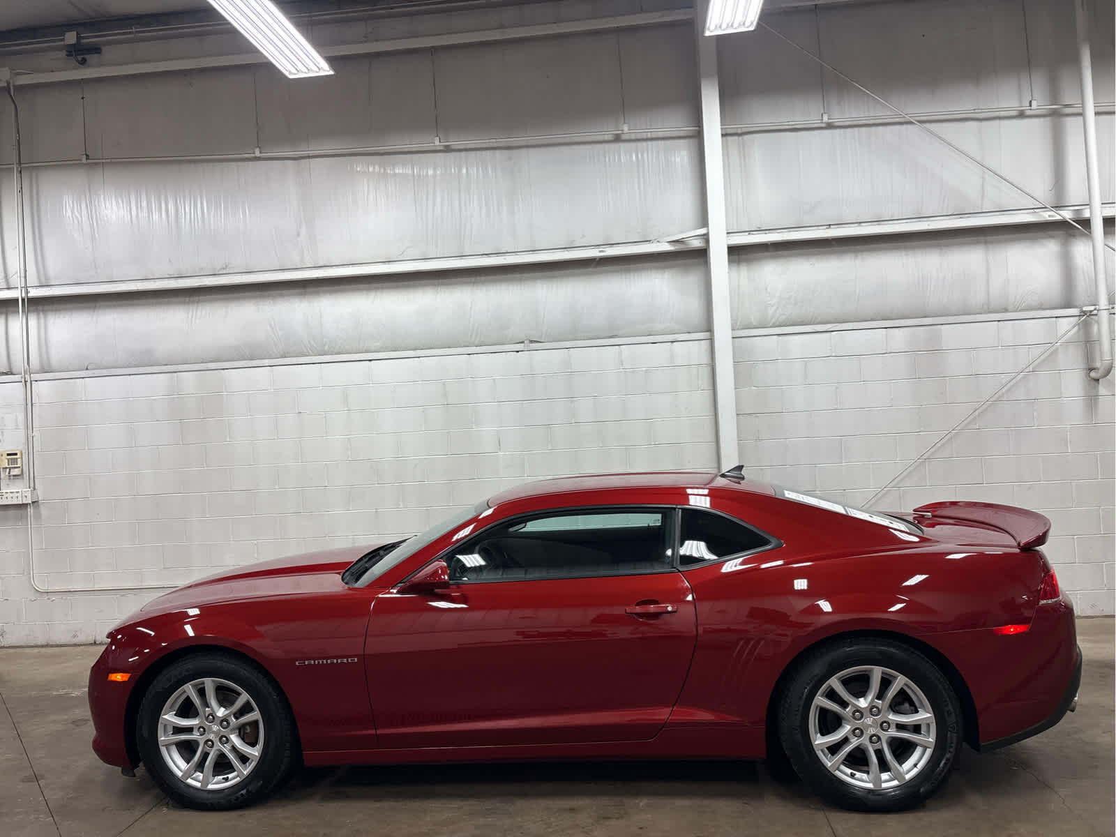 Used 2015 Chevrolet Camaro 1LS with VIN 2G1FA1E36F9174632 for sale in Wilmington, OH