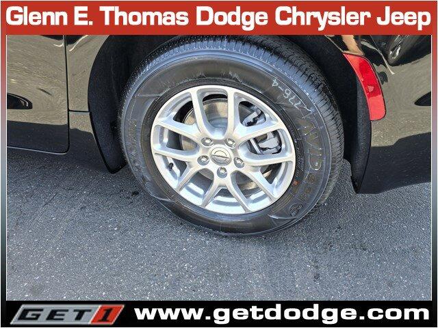 2025 Chrysler Pacifica Select - Photo 7