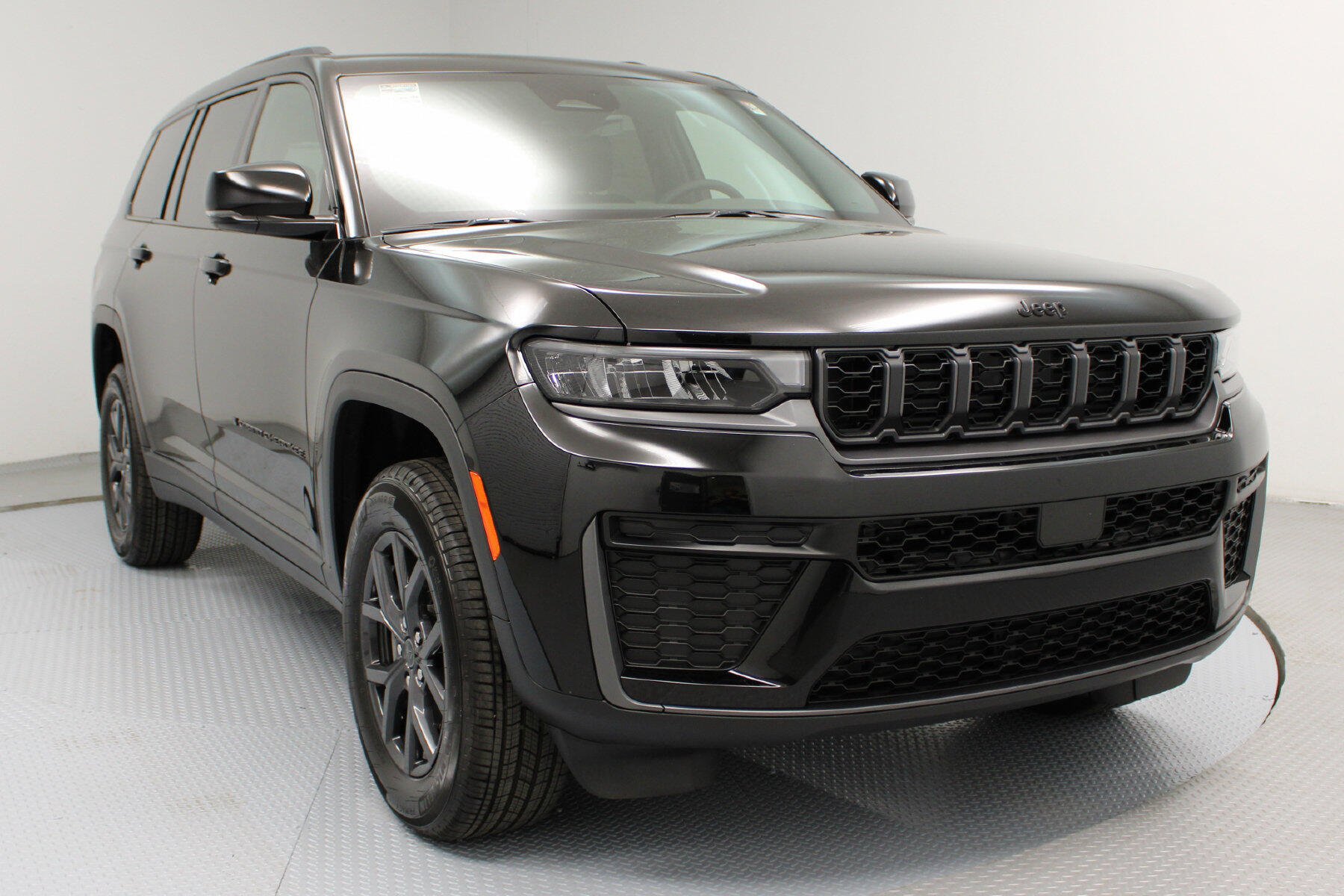 2027 Jeep Grand Cherokee L Grand Cherokee Laredo Altitude 4x2