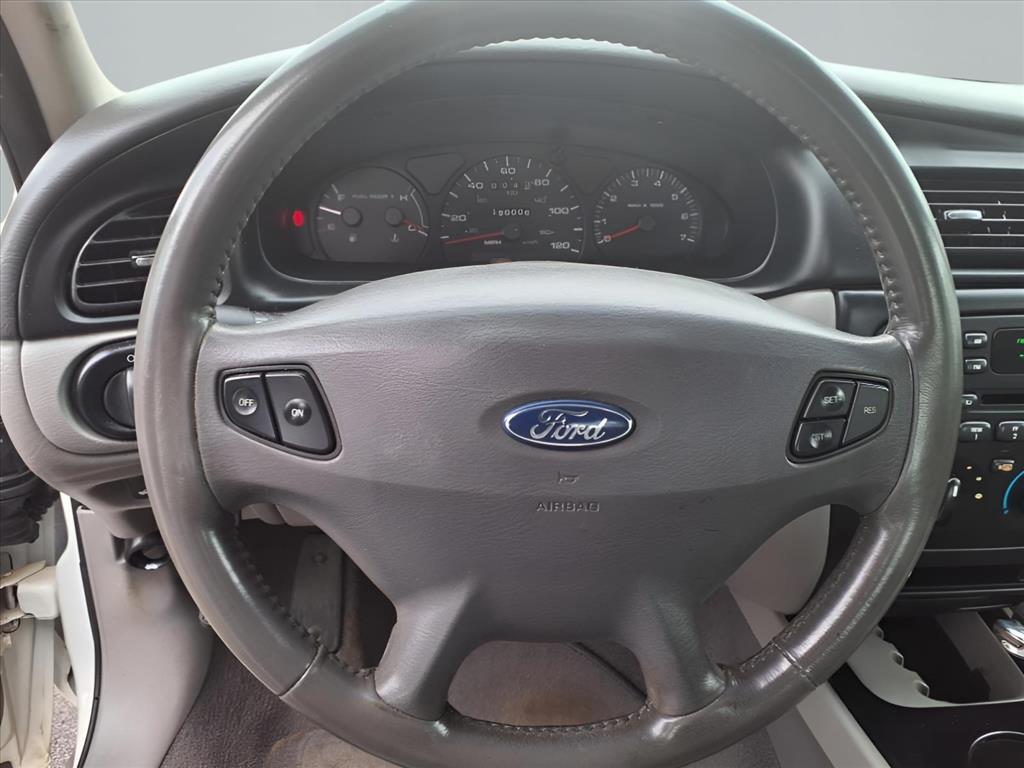 2002 Ford Taurus SES Deluxe - Photo 7