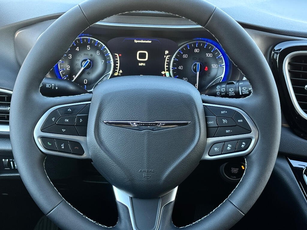 2026 Chrysler Voyager LX - Photo 13