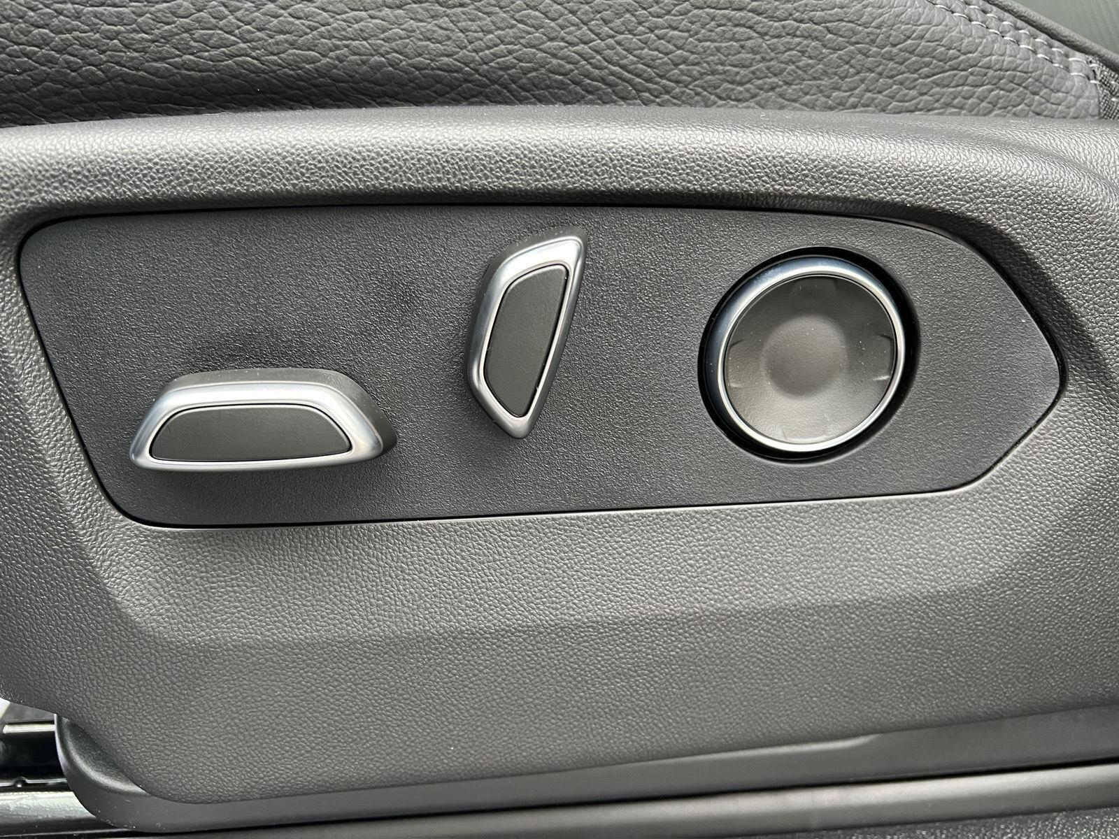 2026 GMC Yukon Denali - Photo 22