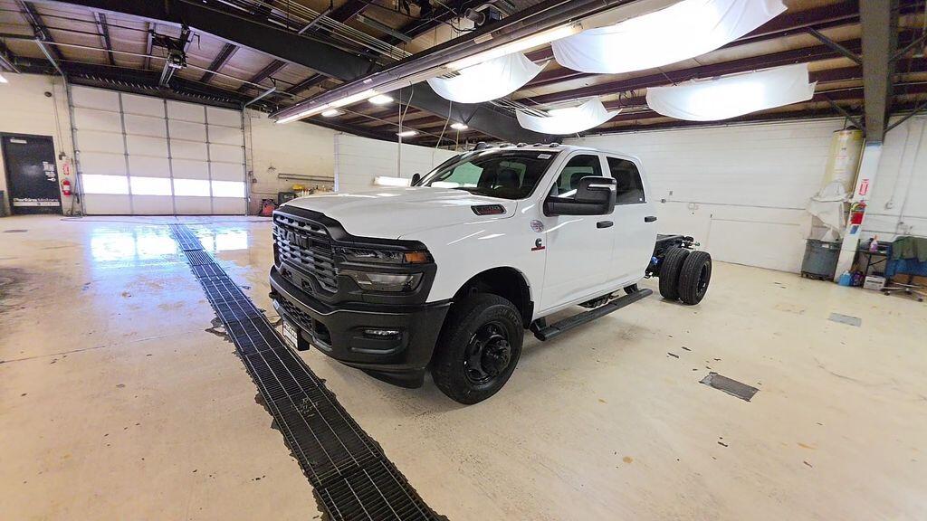 2026 RAM 3500 Chassis 3500 Tradesman Crew Cab Chassis 4x4 60' Ca