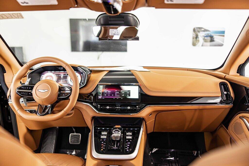 2026 Aston Martin DBX 707 - Photo 35