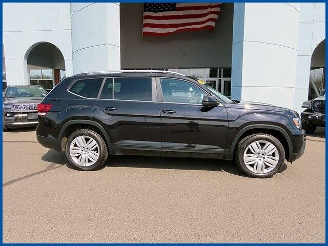 Used 2019 Volkswagen Atlas SE w/Tech with VIN 1V2UR2CA8KC601325 for sale in New Britain, CT