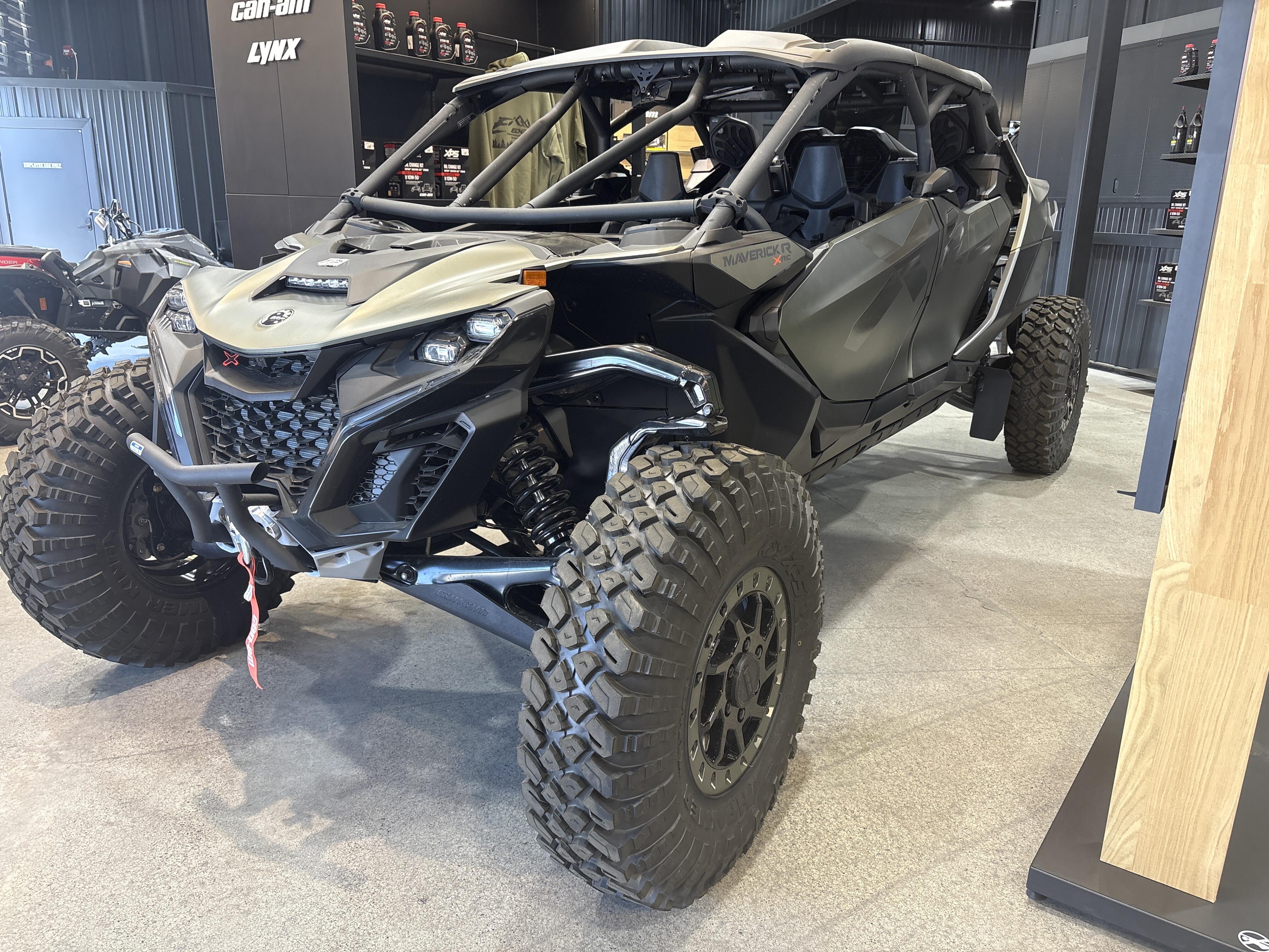 2026 Can-Am MAVERICK R MAX X RC WITH SMART SSHOX 999T DCT