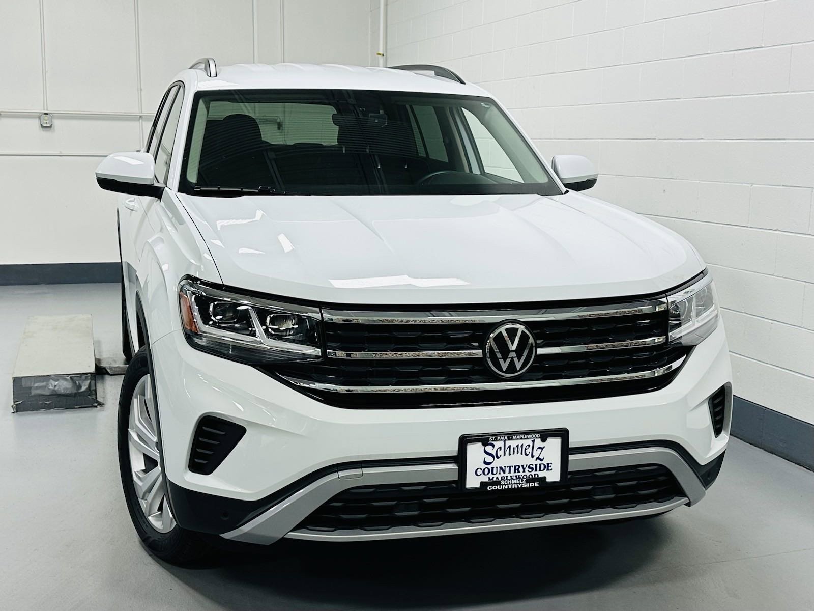 Used 2023 Volkswagen Atlas SE w/Tech with VIN 1V2HR2CA9PC513215 for sale in Maplewood, Minnesota