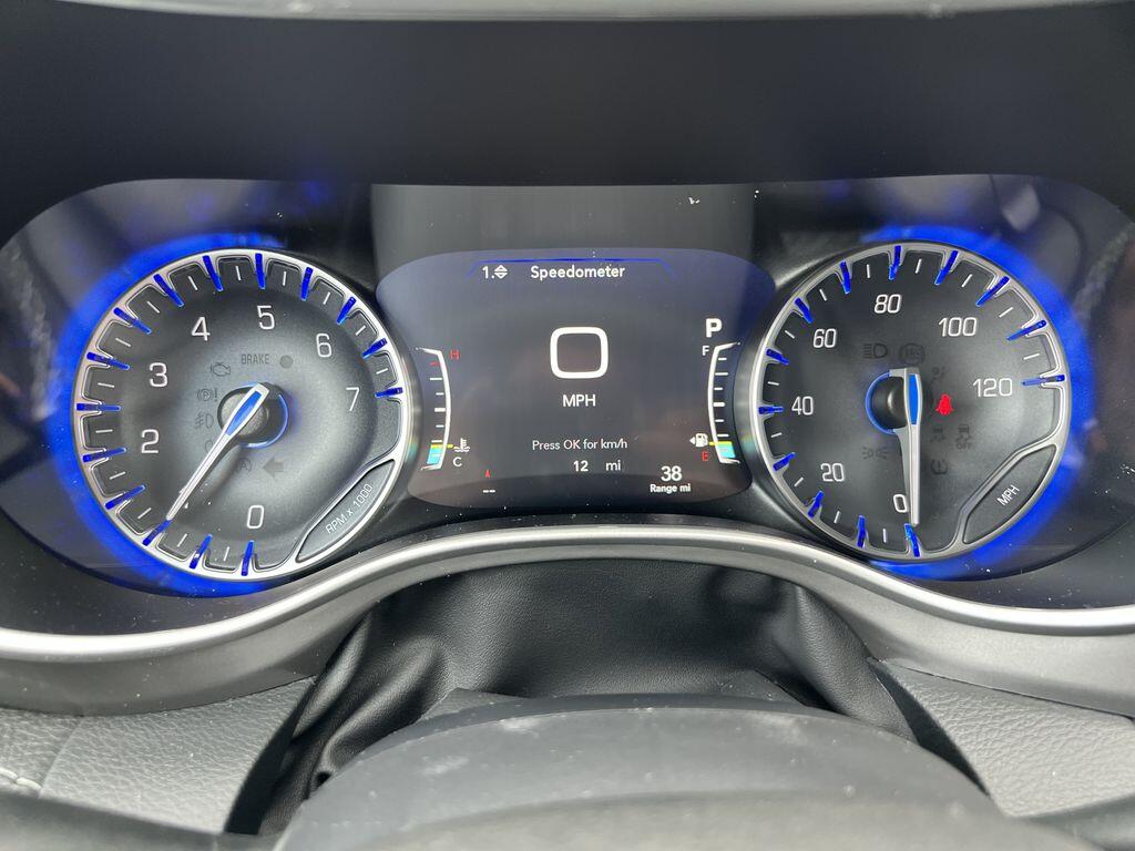 2026 Chrysler Pacifica Select - Photo 10