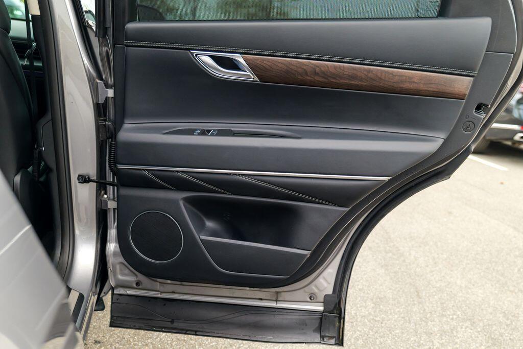 2024 GENESIS GV80 Standard - Photo 30