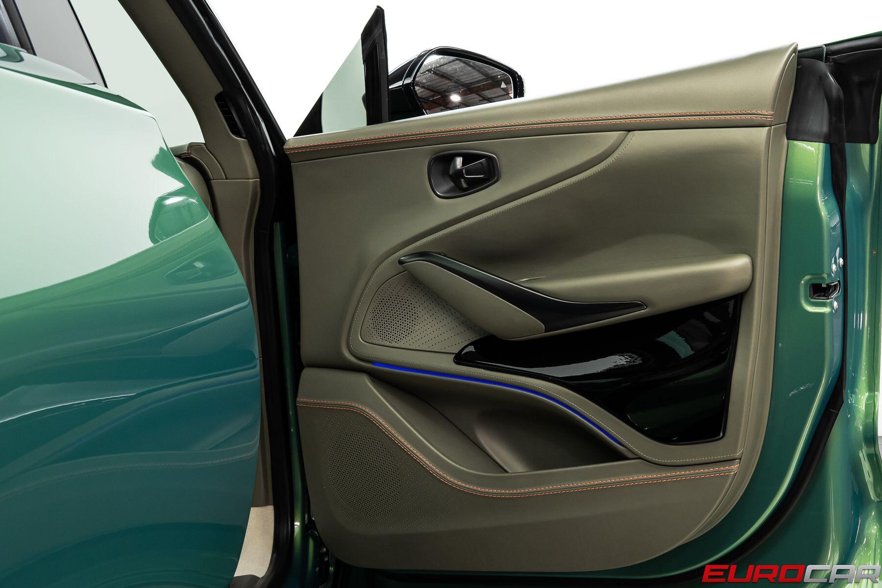 2023 Aston Martin DBX 707 *SPECIAL FACTORY PAINT * PANORAMIC ROOF*Image 24