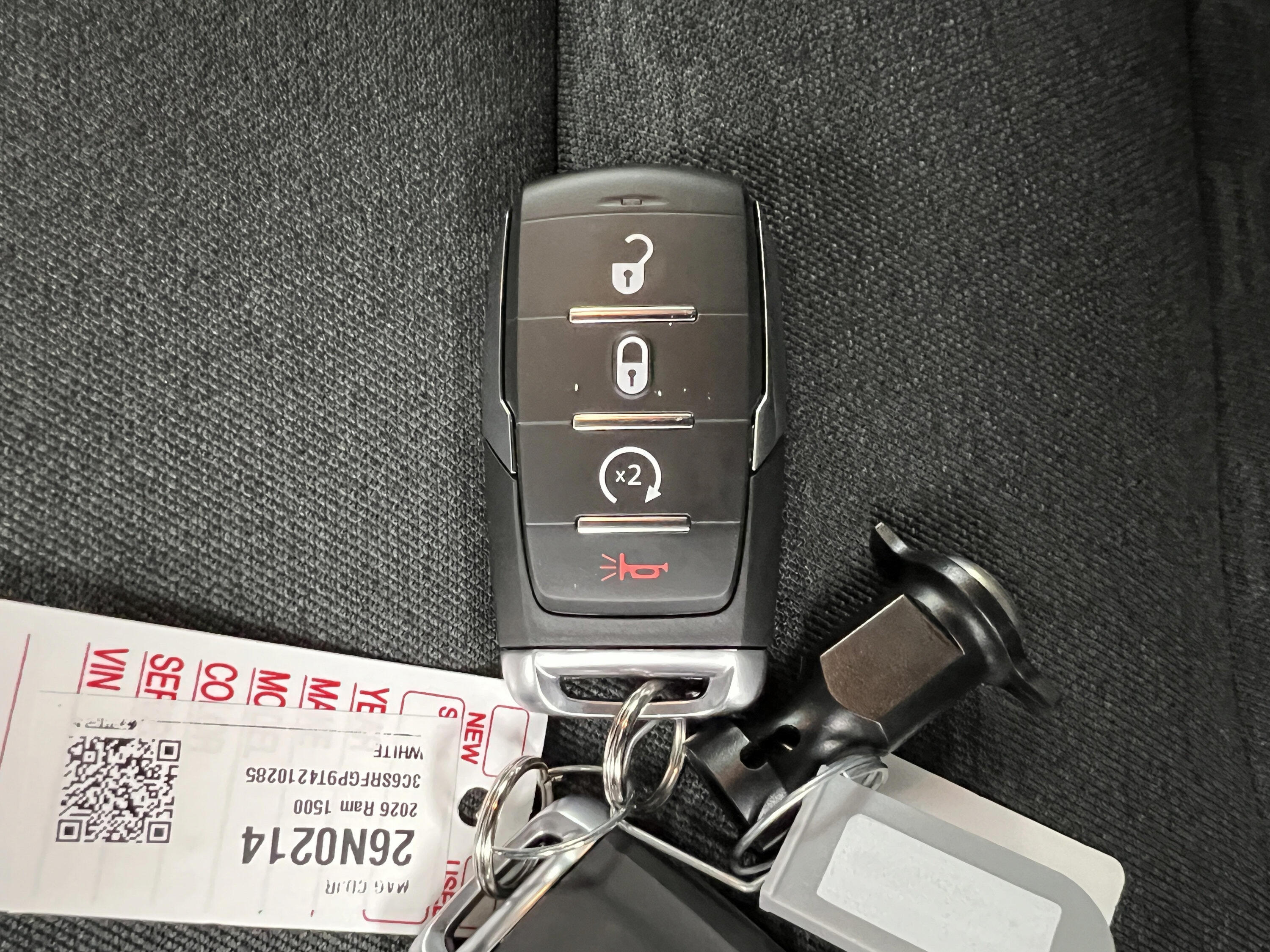 2026 RAM 1500 Express - Photo 27