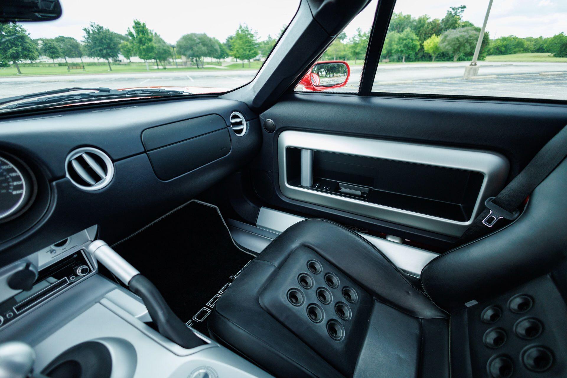 2005 Ford GT Base - Photo 42