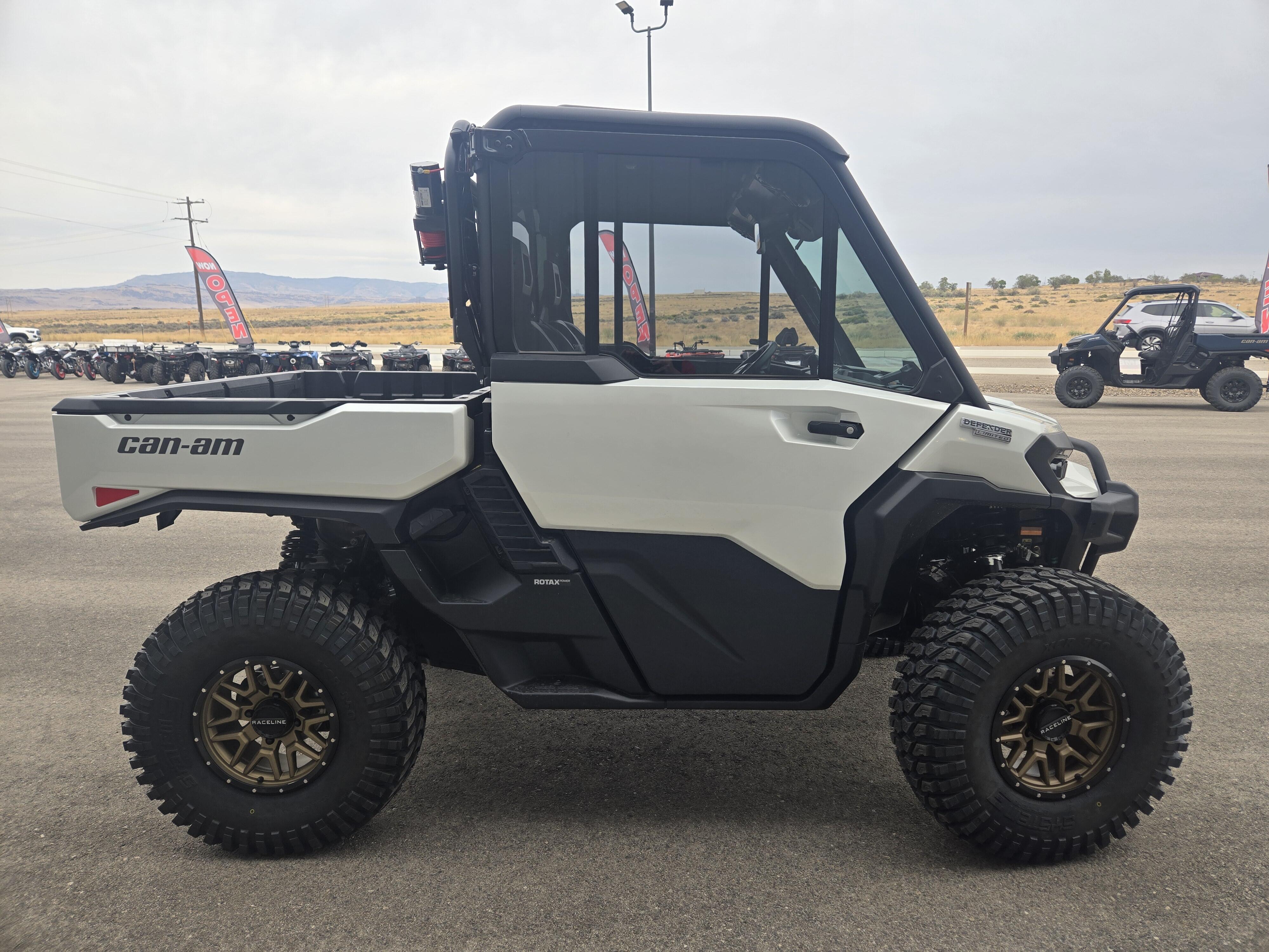 2026 Can-Am DEFENDER LIMITED HD11