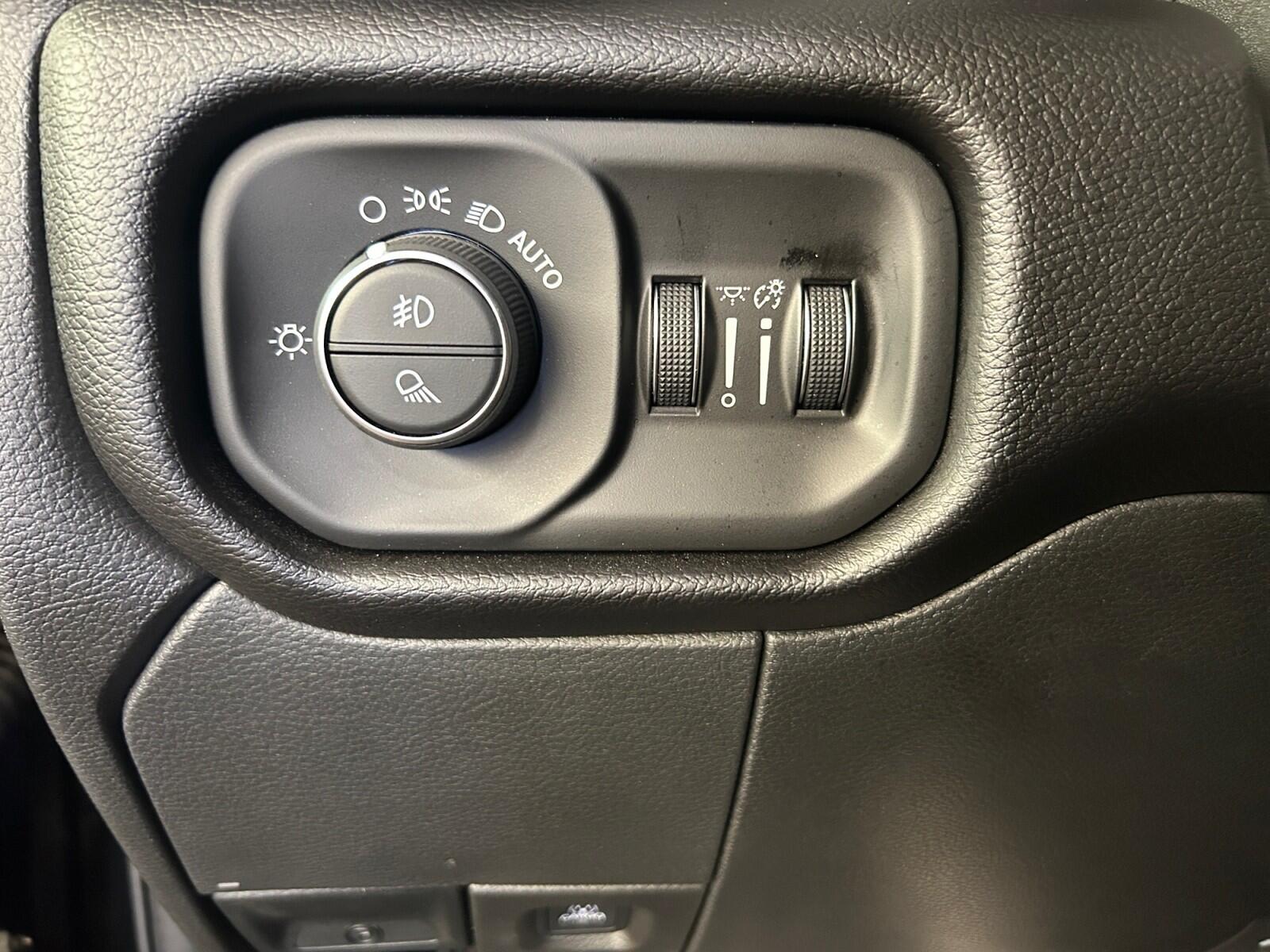 2026 RAM 2500 Laramie - Photo 23