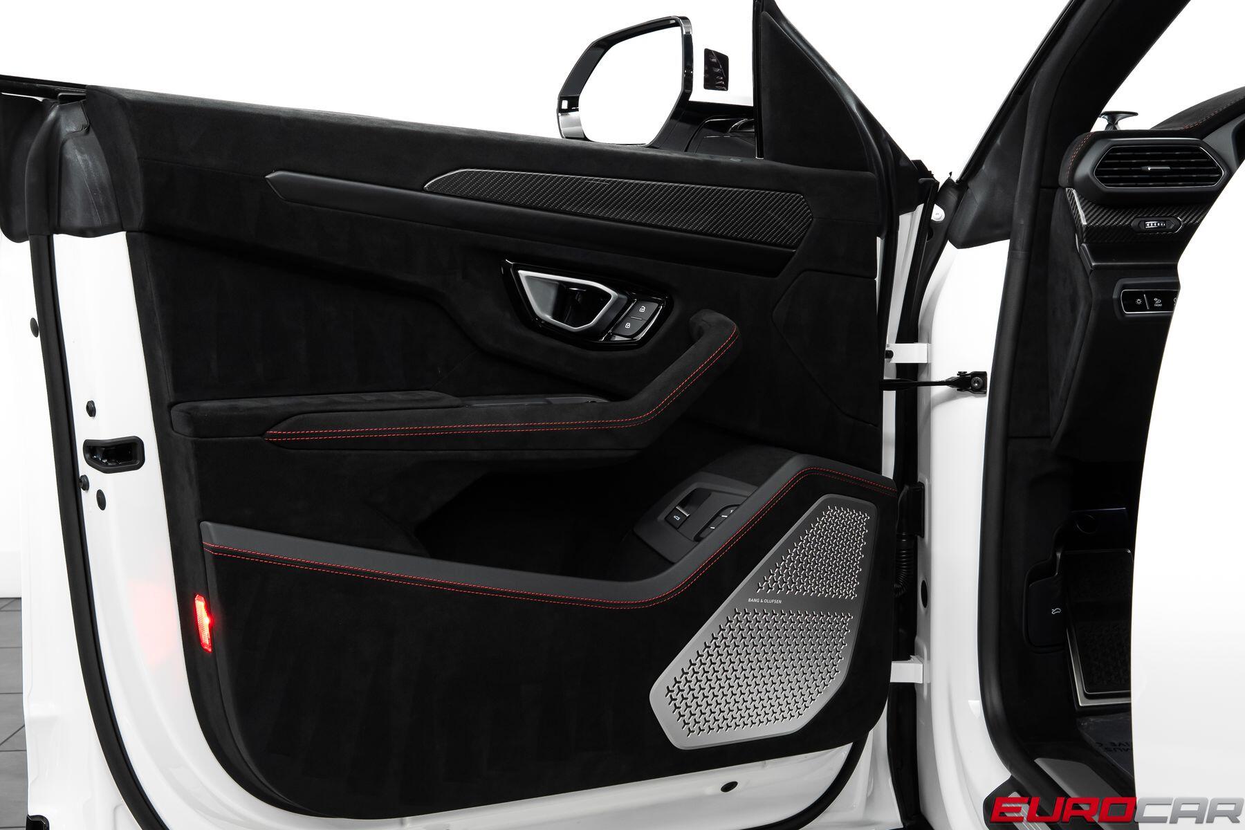2024 Lamborghini Urus Performante *HUGE CARBON OPTIONS * PANORAMIC ROOF*Image 29
