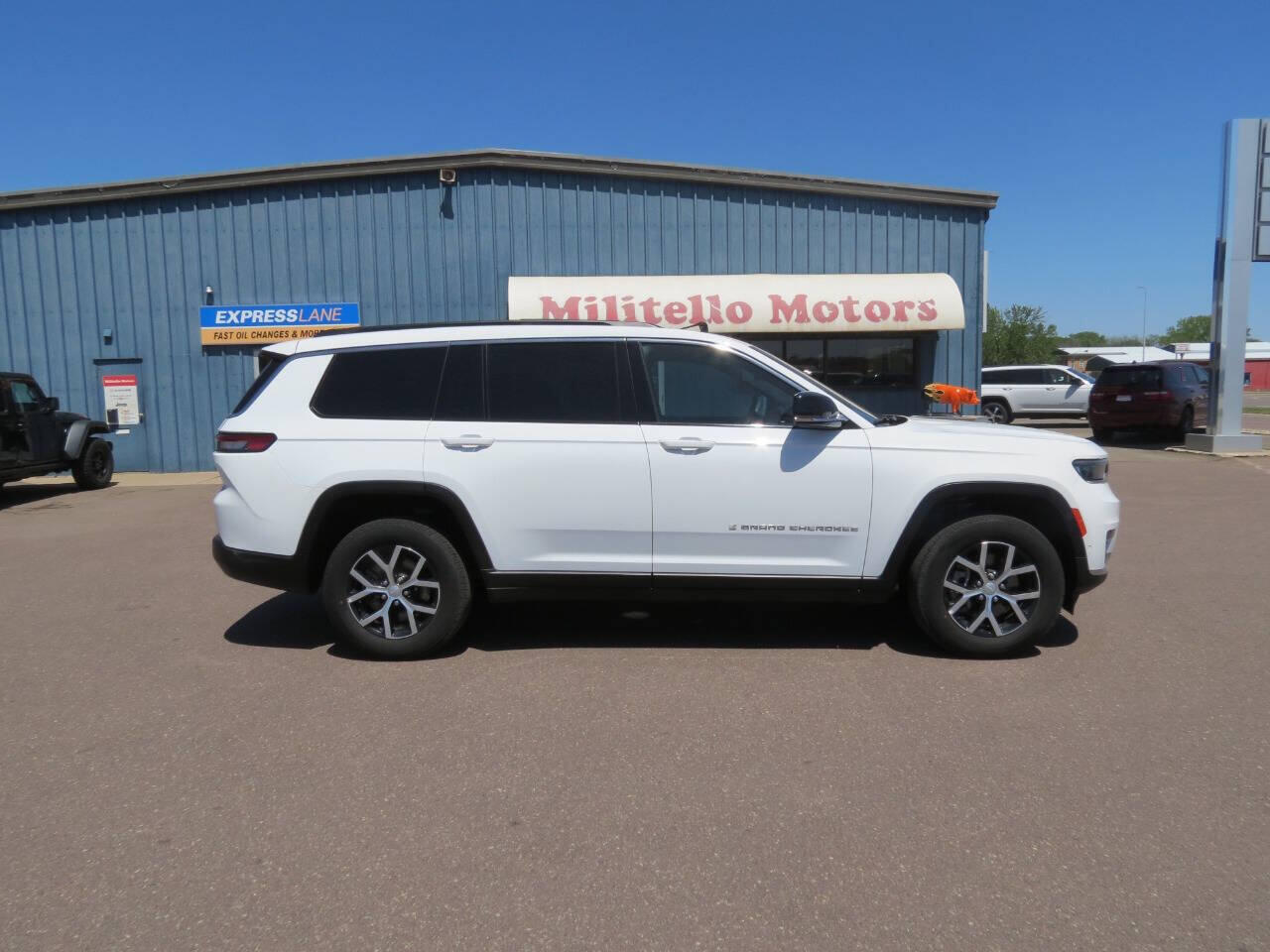 2024 Jeep Grand Cherokee L Limited 4x4's photo