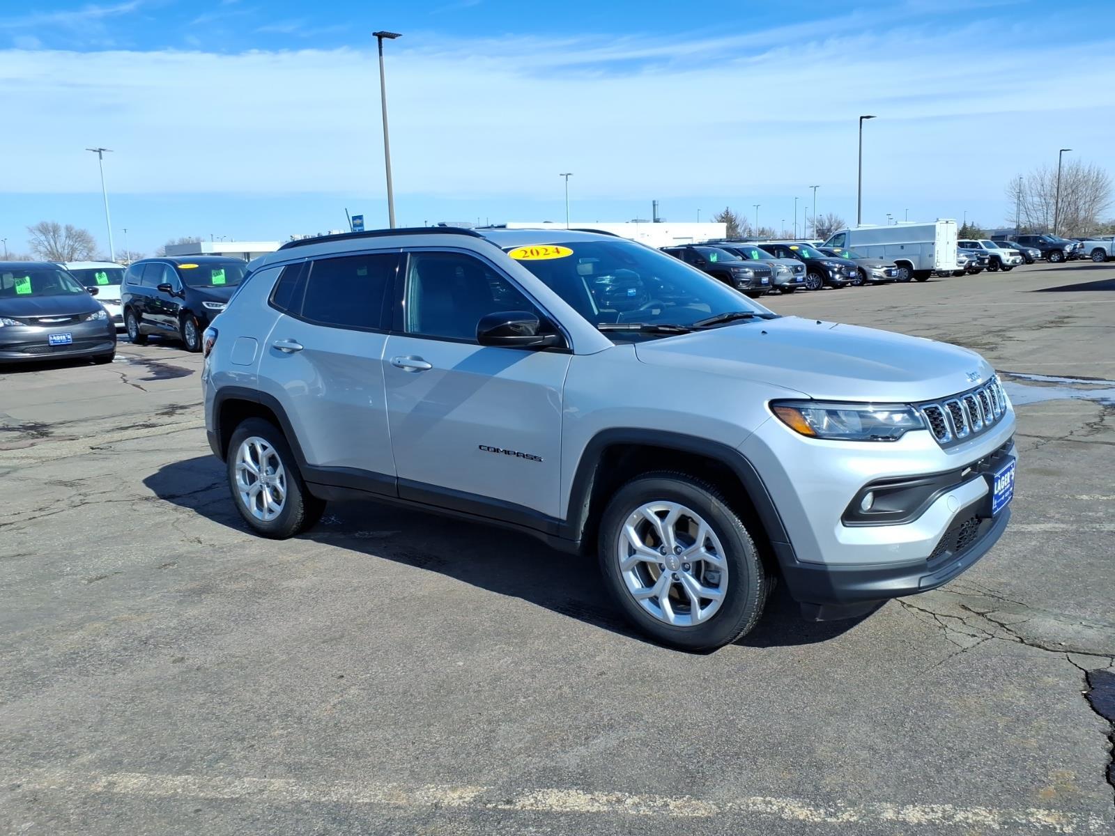 Used 2024 Jeep Compass Latitude with VIN 3C4NJDBN3RT116988 for sale in Mankato, Minnesota