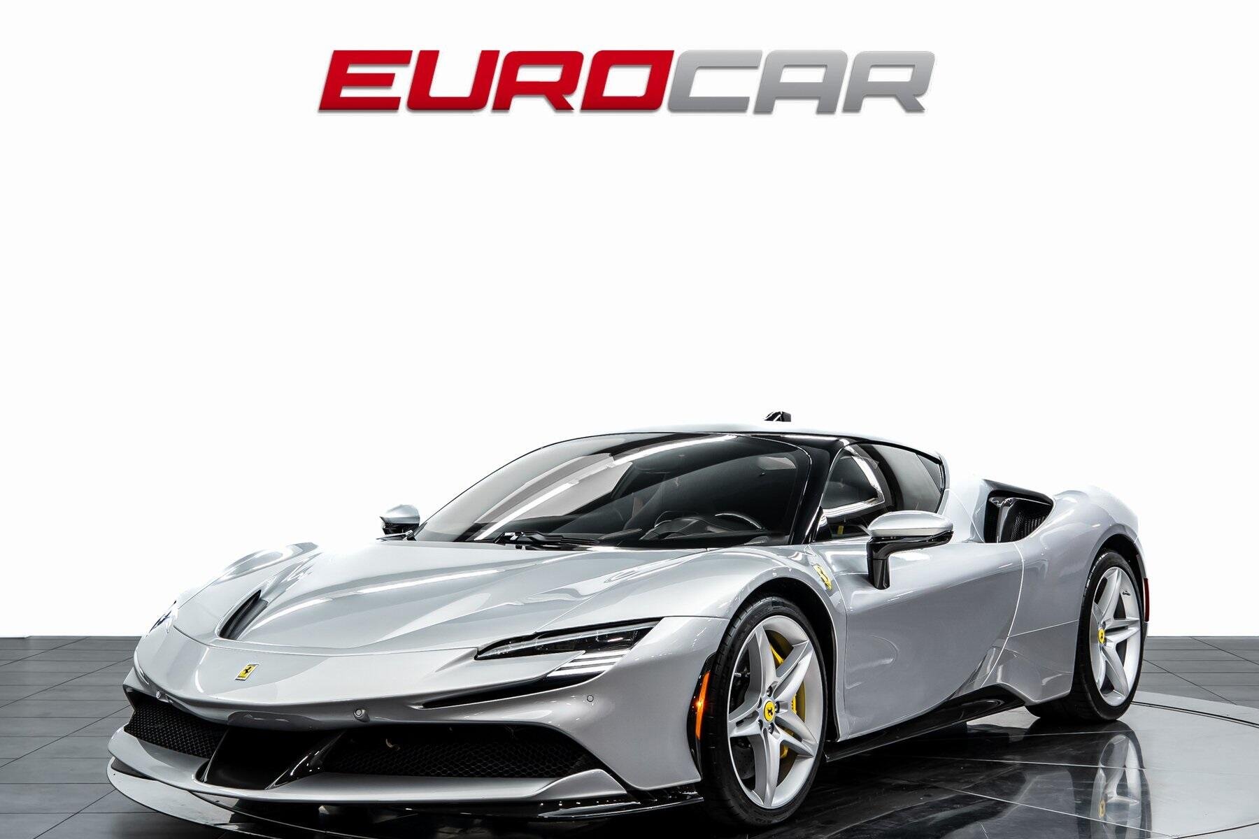 2022 Ferrari SF90 Base's photo