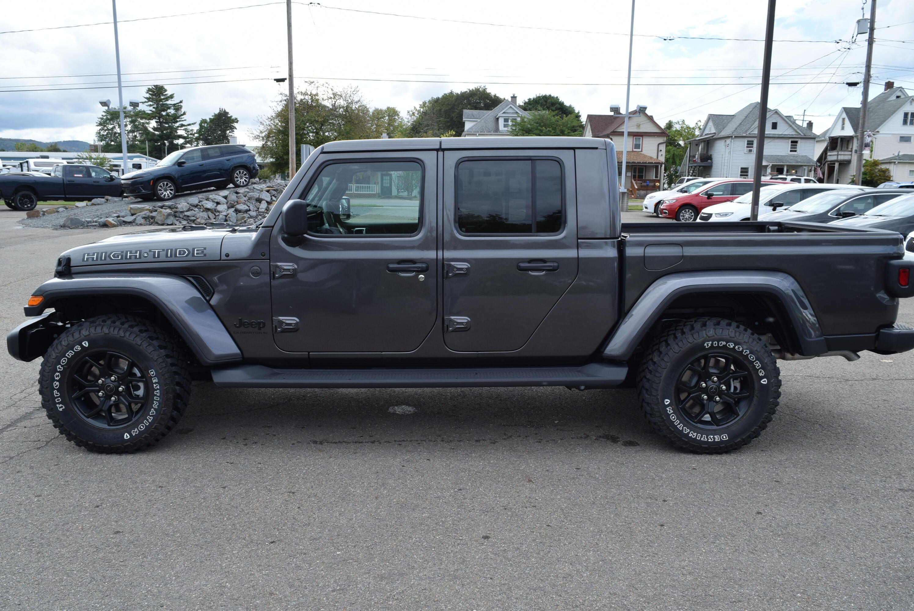 2025 Jeep Gladiator High Tide's photo