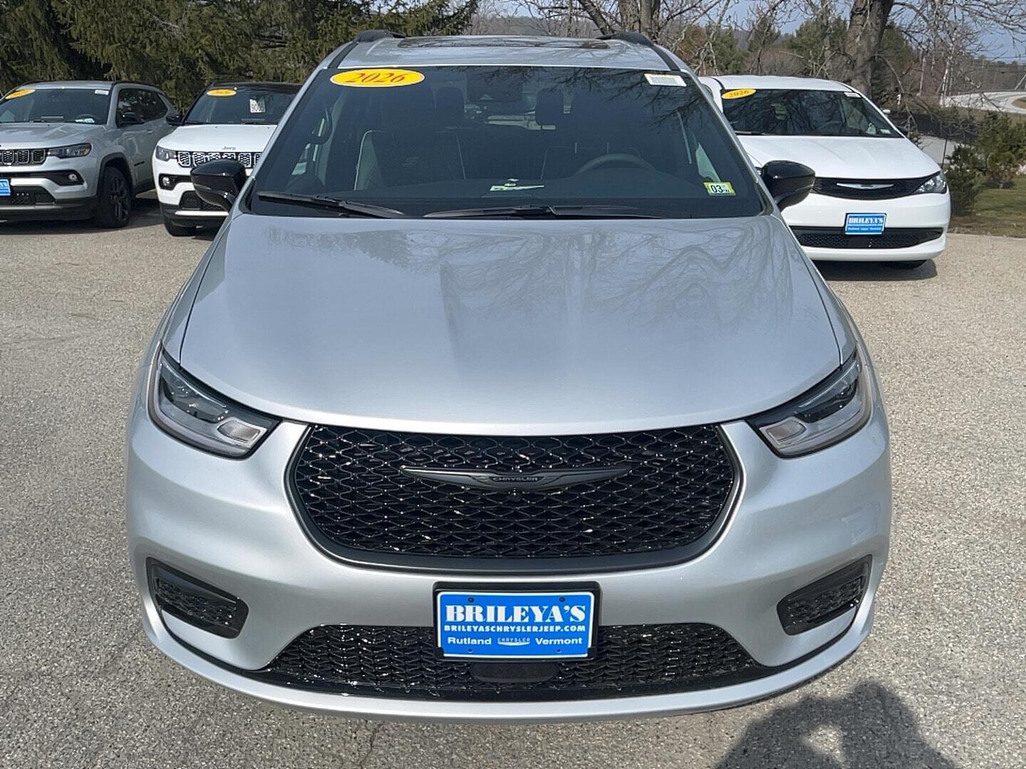 2026 Chrysler Pacifica Limited AWD's photo