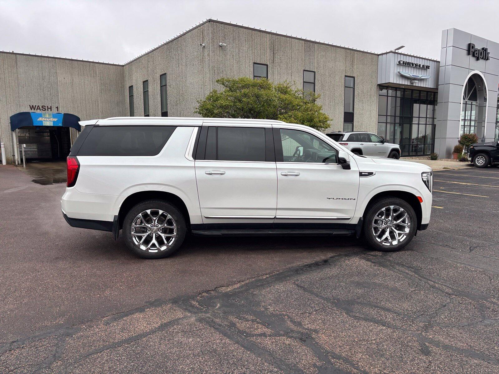 2022 GMC Yukon XL SLT