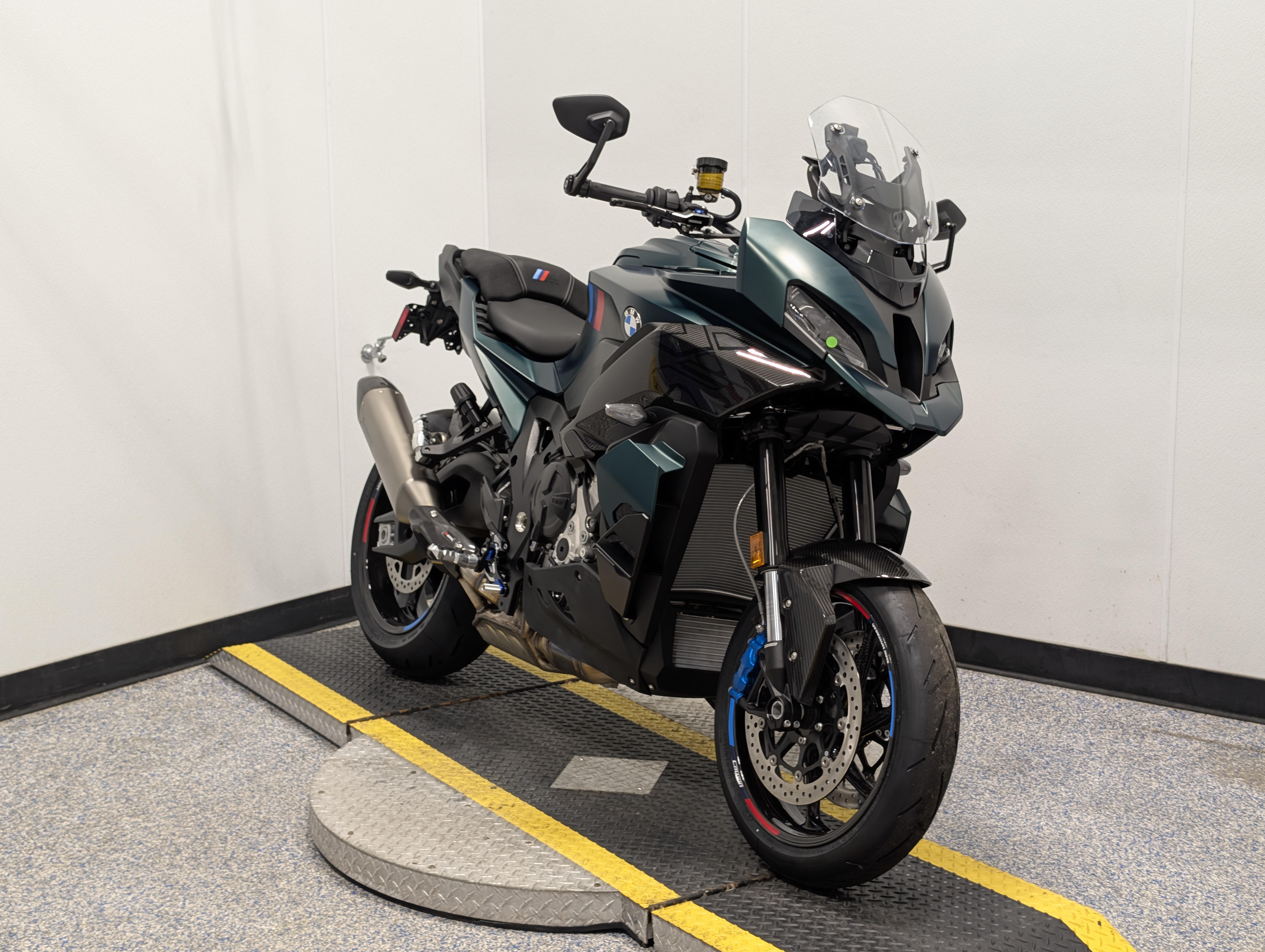 2026 BMW M 1000 XR