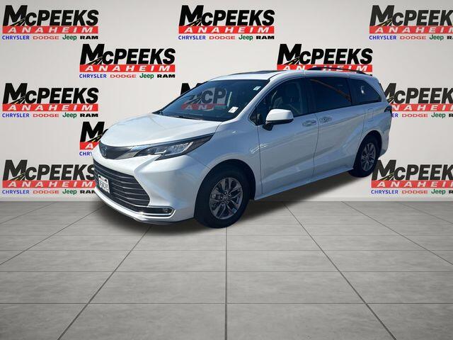 2023 Toyota Sienna XLE