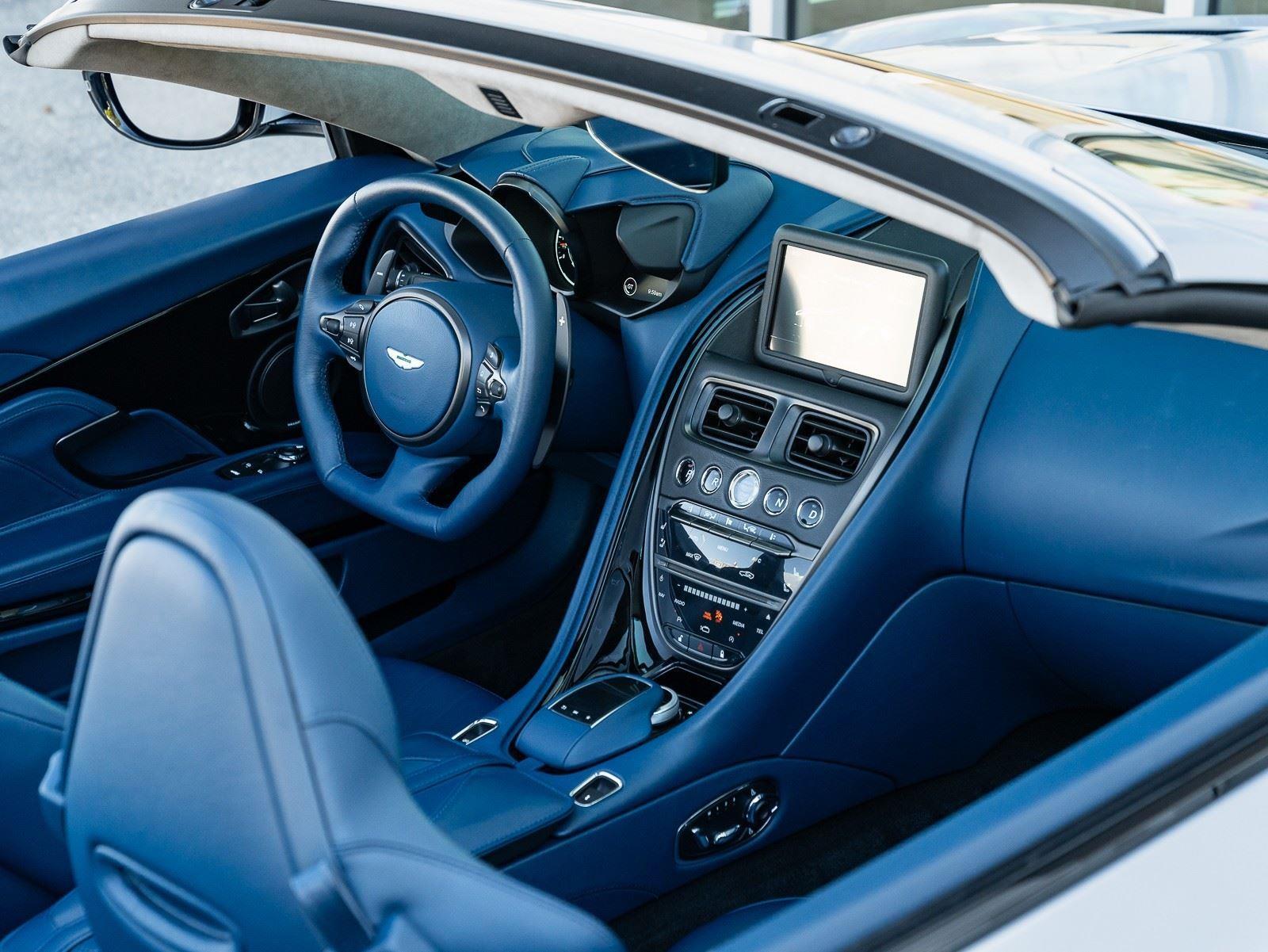 2020 Aston Martin DBS Superleggera Base - Photo 13