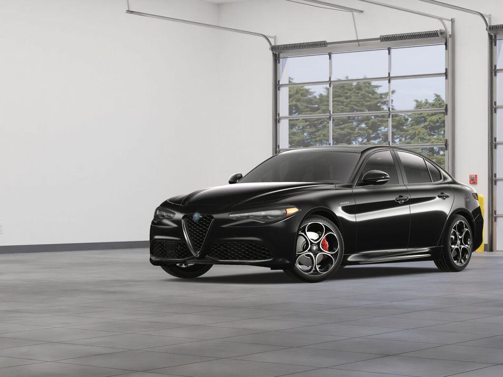 2025 Alfa Romeo Giulia Base's photo