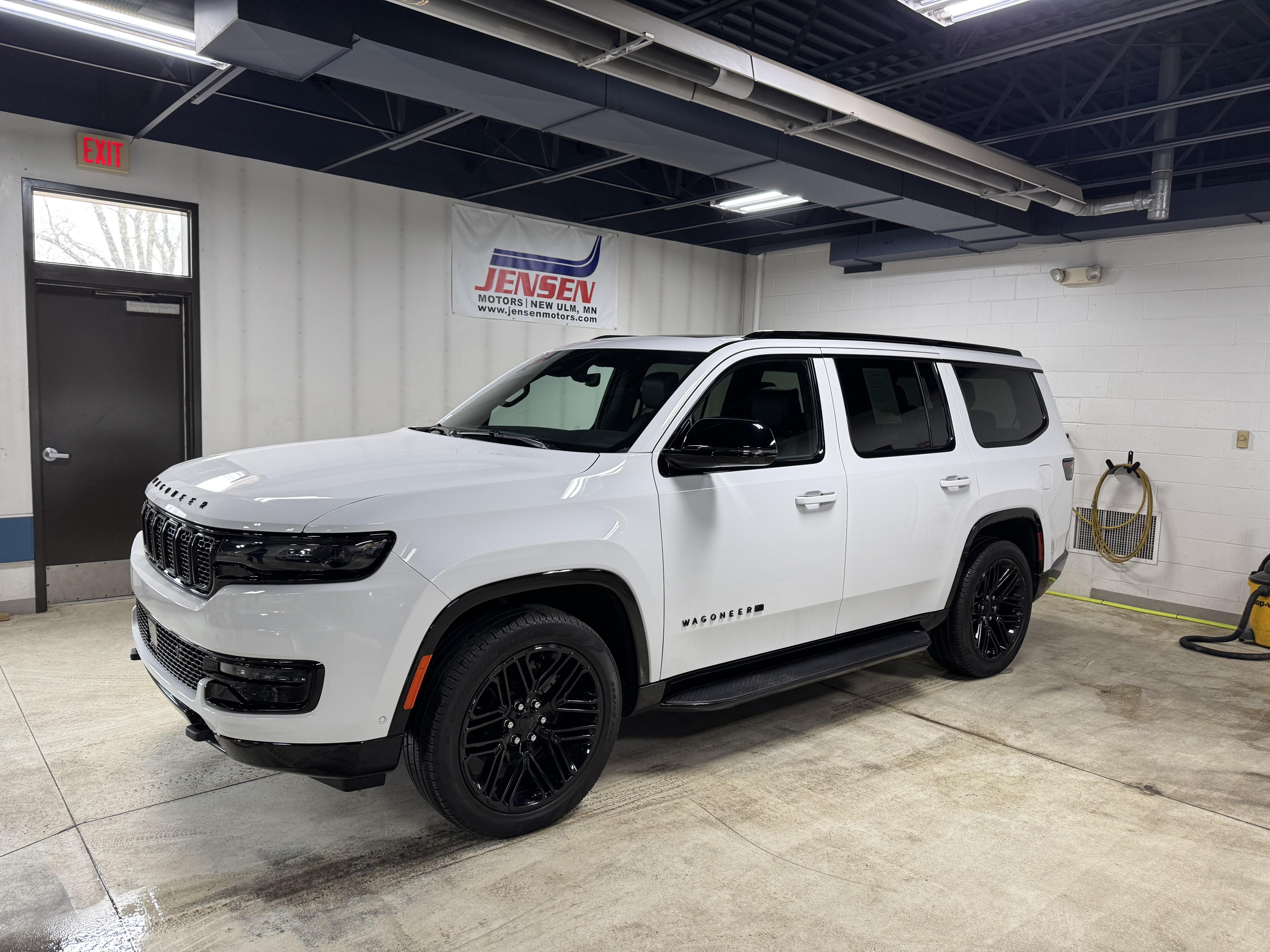 Used 2024 Jeep Wagoneer Series II with VIN 1C4SJVBPXRS189304 for sale in New Ulm, Minnesota