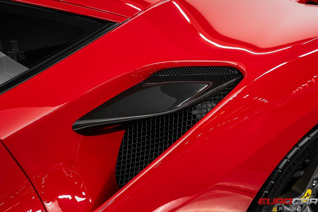 2021 Ferrari F8 Tributo *CARBON STEERING WHEEL * FULL ELECTRIC SEATS*Image 16