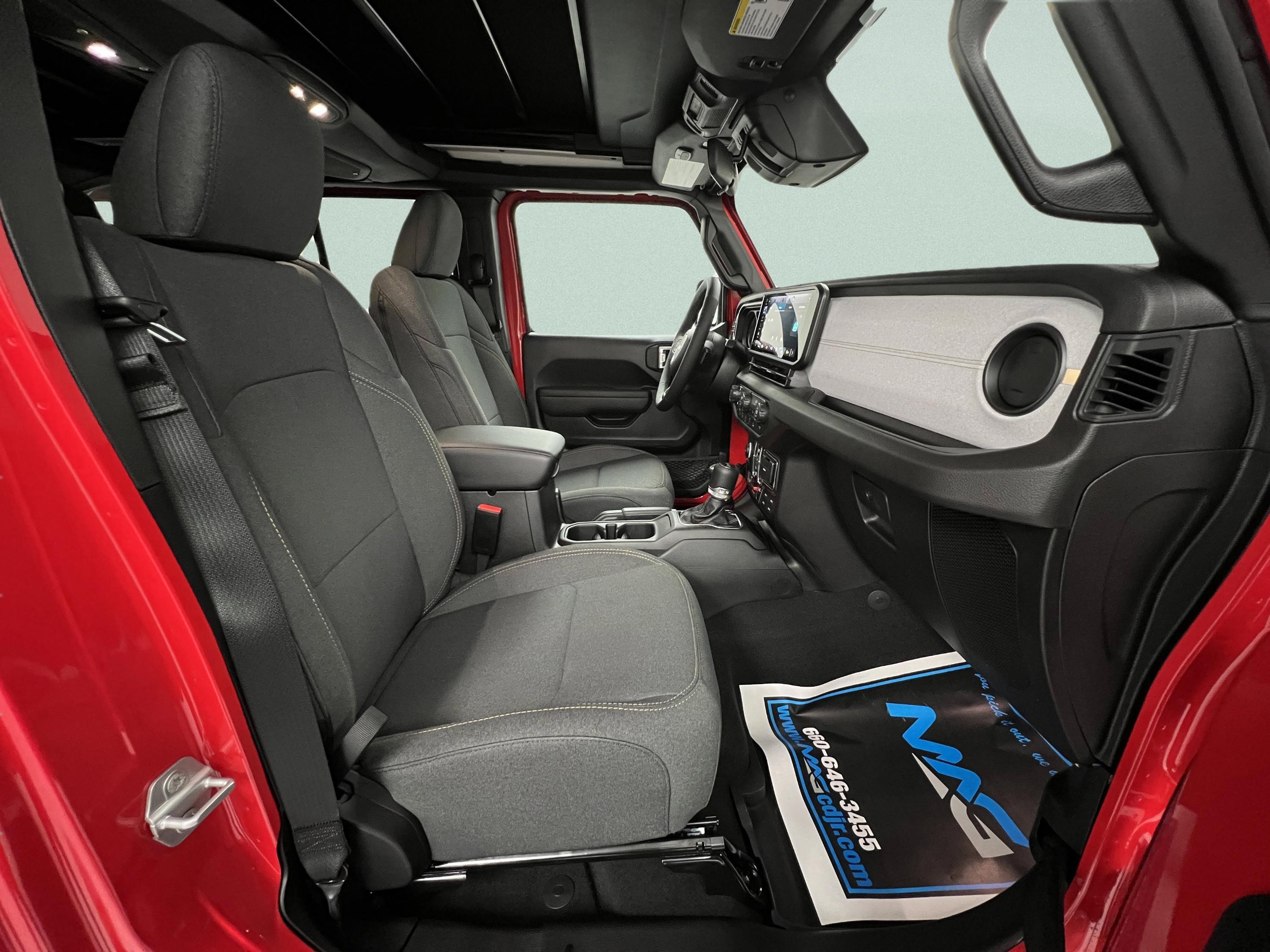 2026 Jeep Wrangler 4-Door Willys - Photo 35