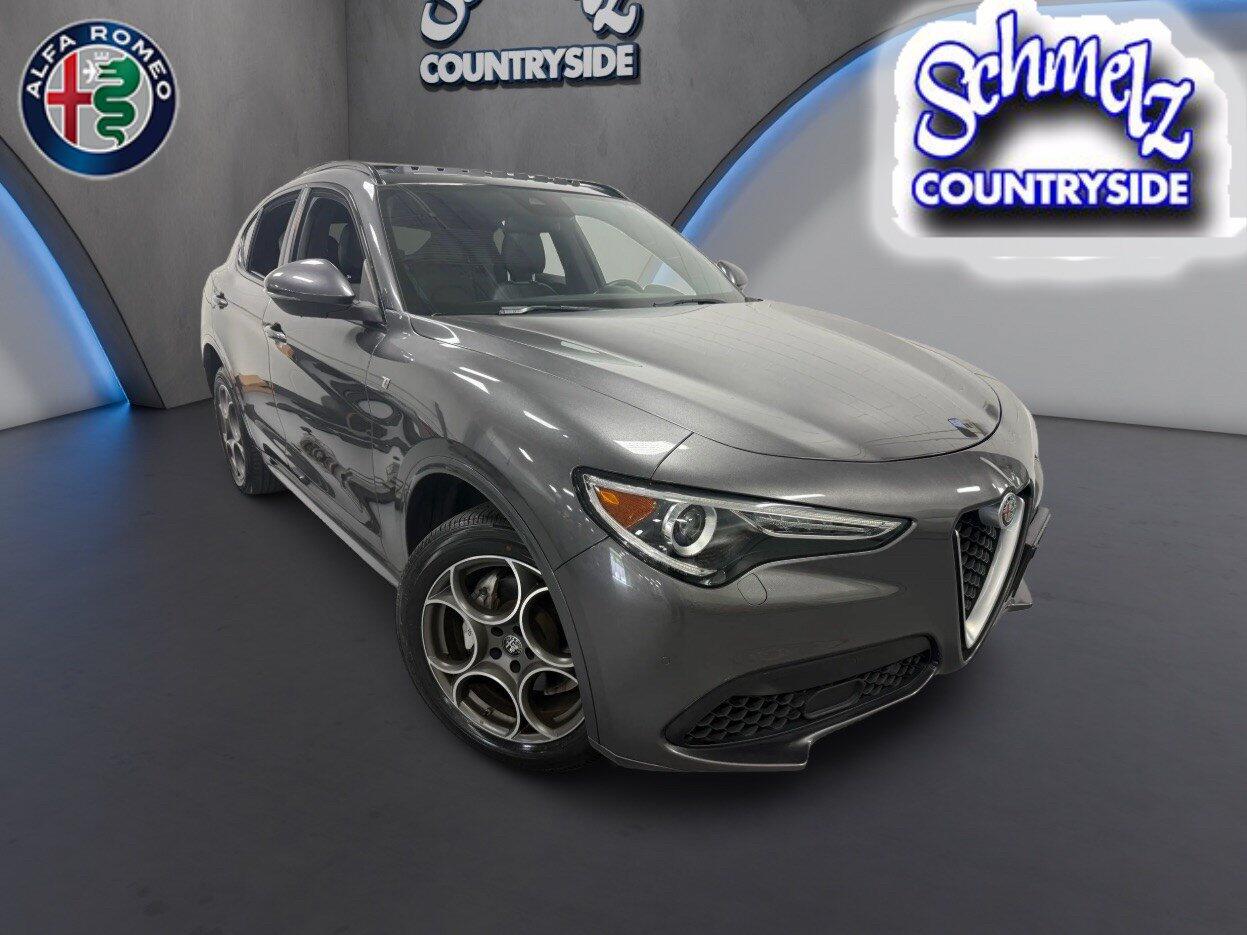 2023 Alfa Romeo Stelvio Ti AWD w/Sunroof & Nav