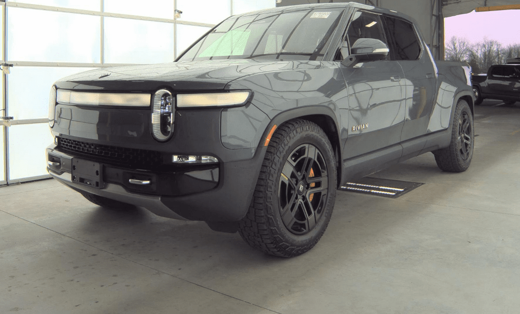 2022 Rivian R1T Adventure's photo