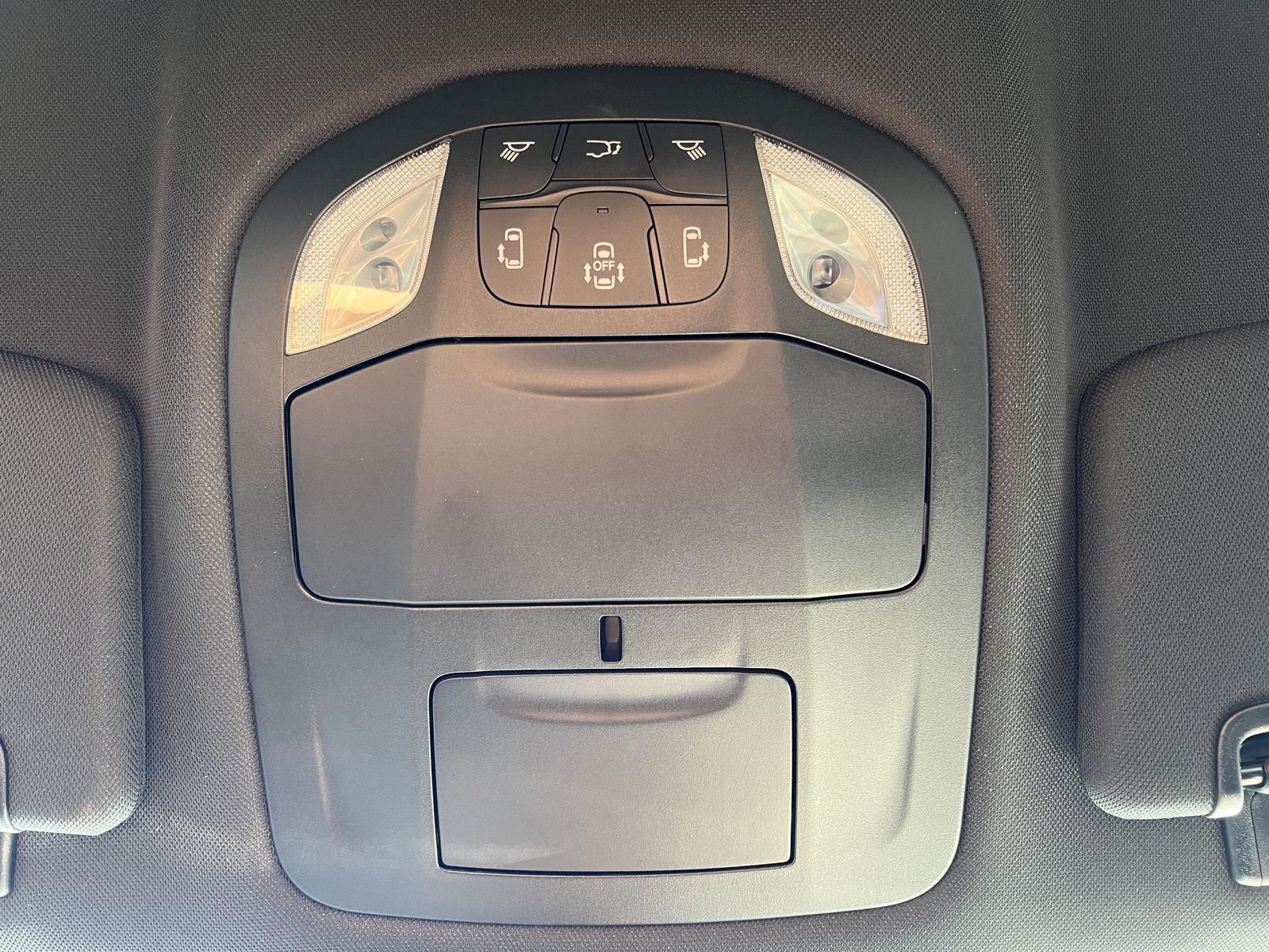 2026 Chrysler Voyager LX - Photo 33