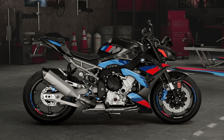 2026 BMW M 1000 R