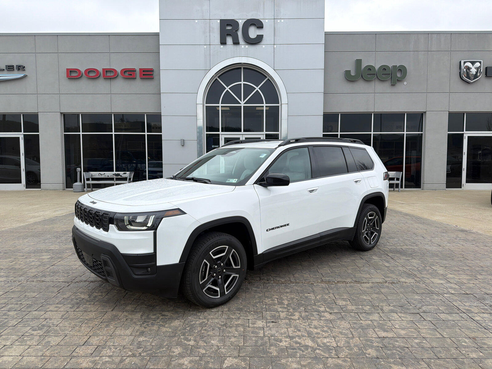2026 Jeep Cherokee Laredo HEV 4X4's photo