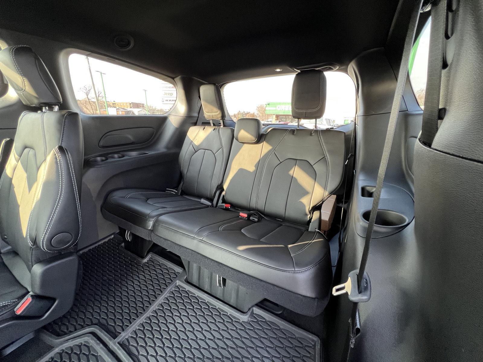 2026 Chrysler Voyager LX - Photo 37