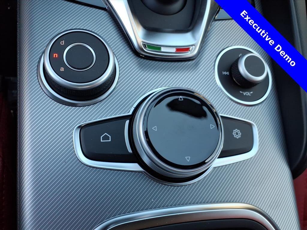 2025 Alfa Romeo Giulia Base - Photo 23