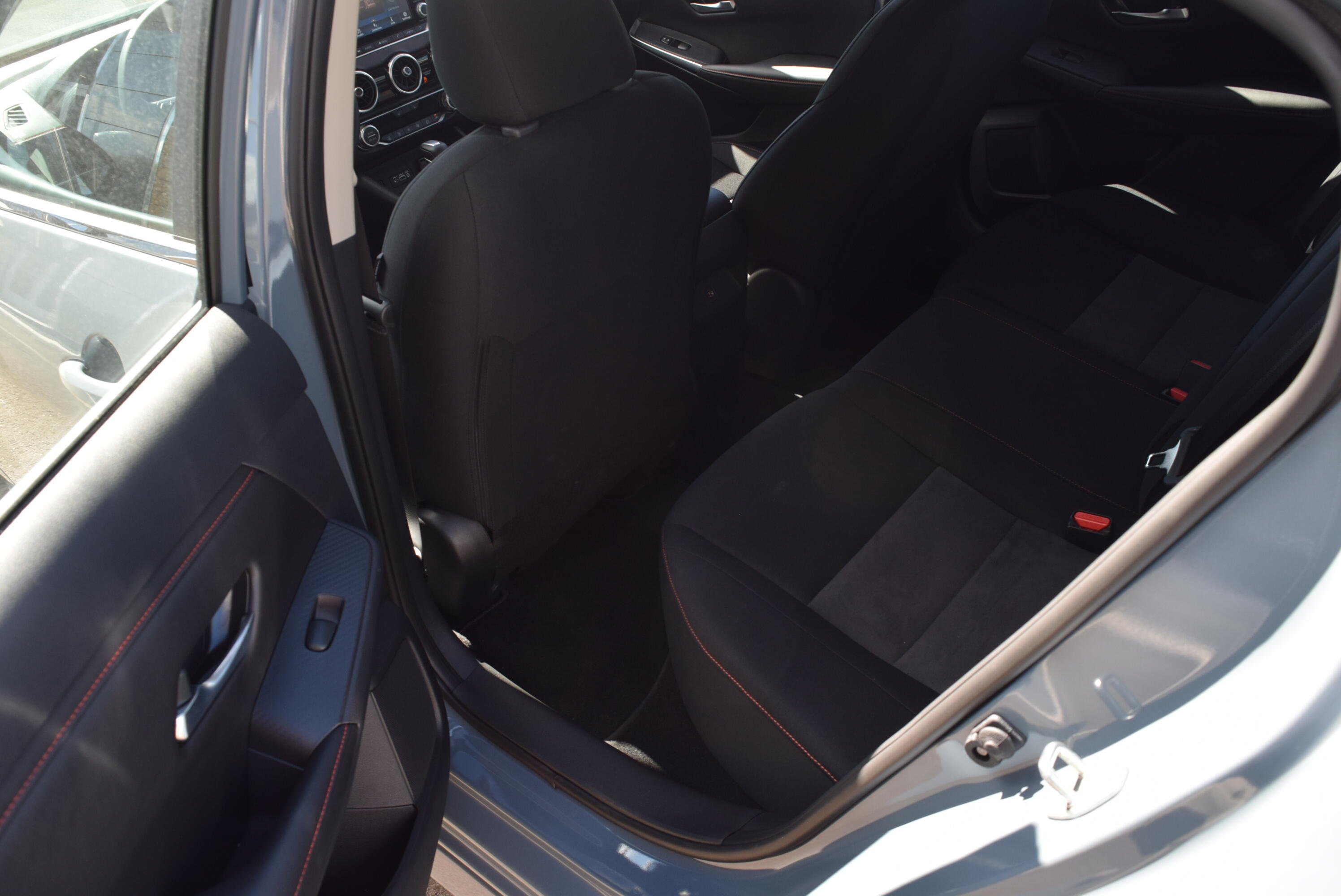 2025 Nissan Sentra SR - Photo 6