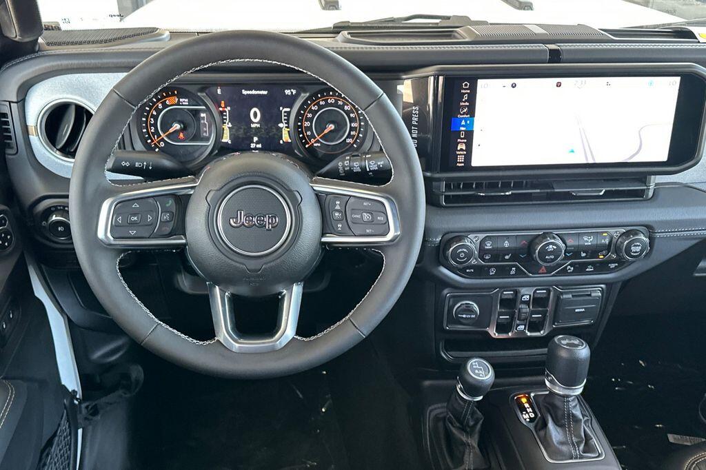 2025 Jeep Wrangler 4-Door Sahara - Photo 11
